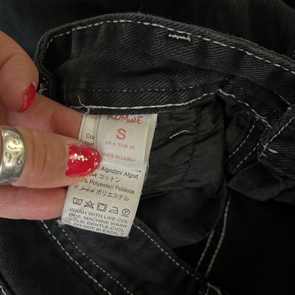 Black cargo wide leg jeans 4 grommets S white top stitch high waist goth punk 💀 - Picture 5 of 9